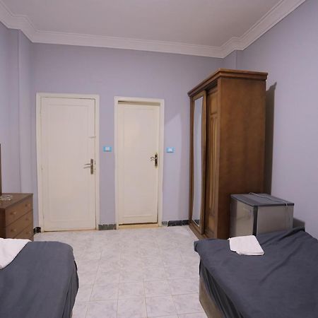 Three Golden Pyramids Bed & Breakfast Kairo Bagian luar foto