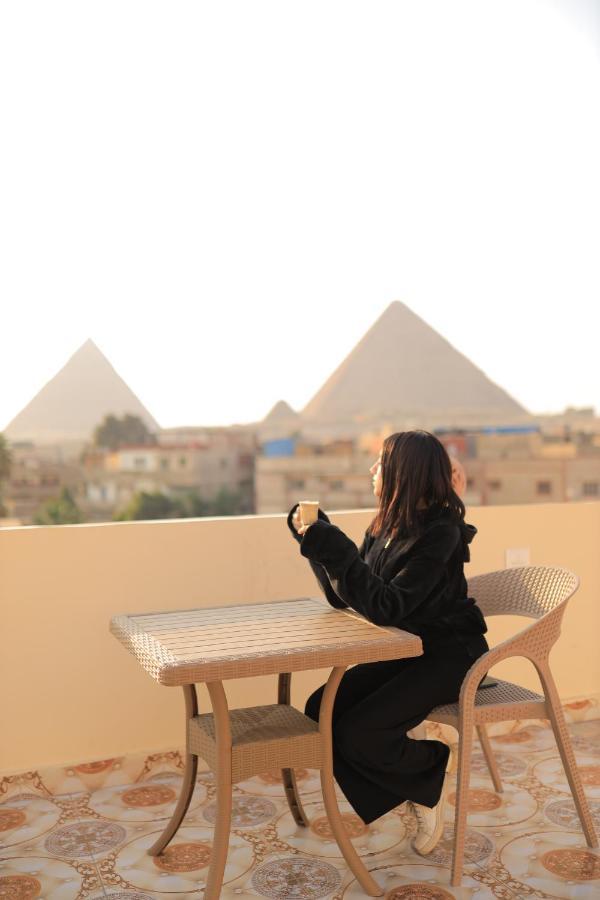 Three Golden Pyramids Bed & Breakfast Kairo Bagian luar foto