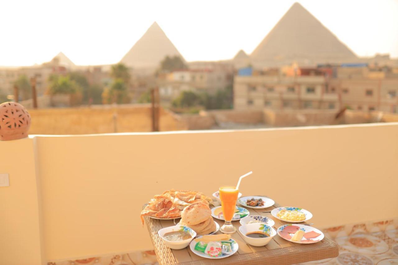 Three Golden Pyramids Bed & Breakfast Kairo Bagian luar foto